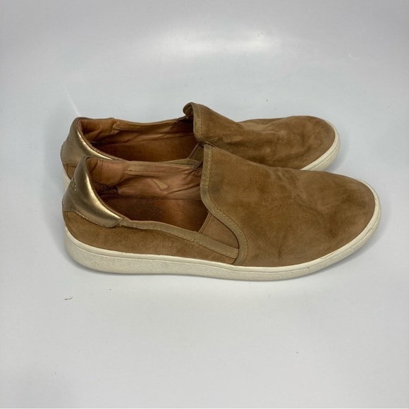 UGG suede slip on shoes size 8.5 - Picture 2 of 8